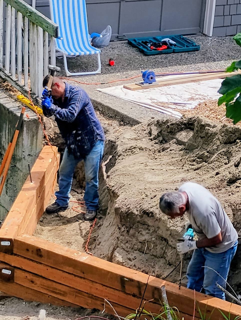 Retainer wall installation